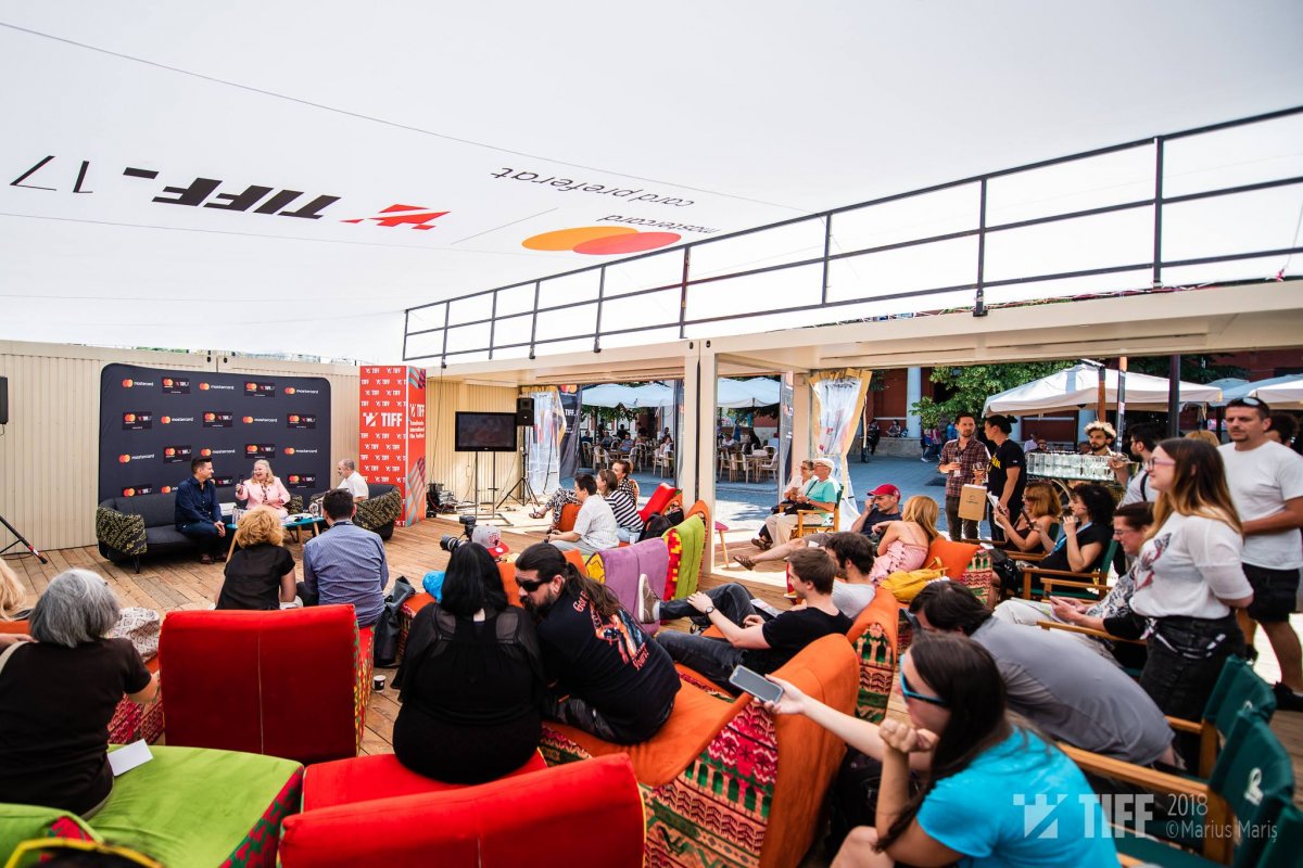 Megtelt a főtéri Tiff Lounge rajongókkal •  Fotó: Facebook/TIFF