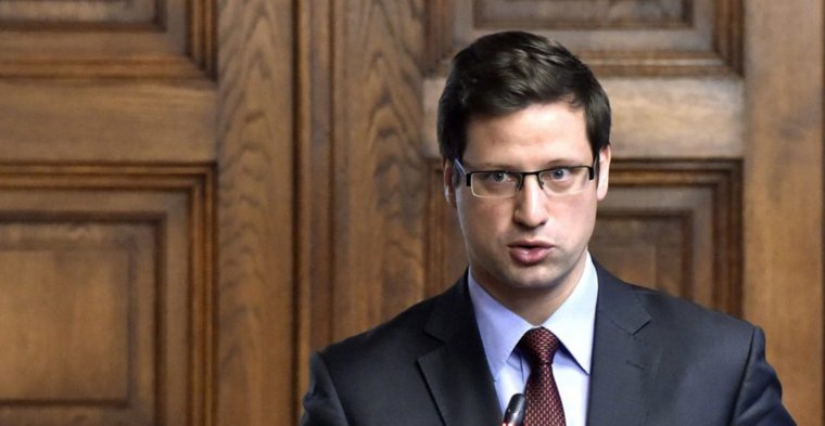 Gulyás Gergely Bukarestben: Magyarországot a bevándorláspolitikája miatt támadják az EU-ban