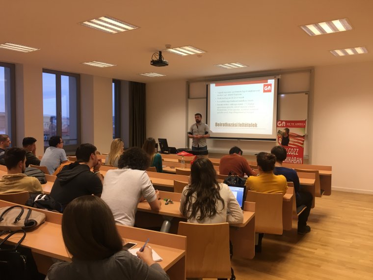 Április 1-jéig jelentkezhetnek az egyetemisták a Work and Travel programba