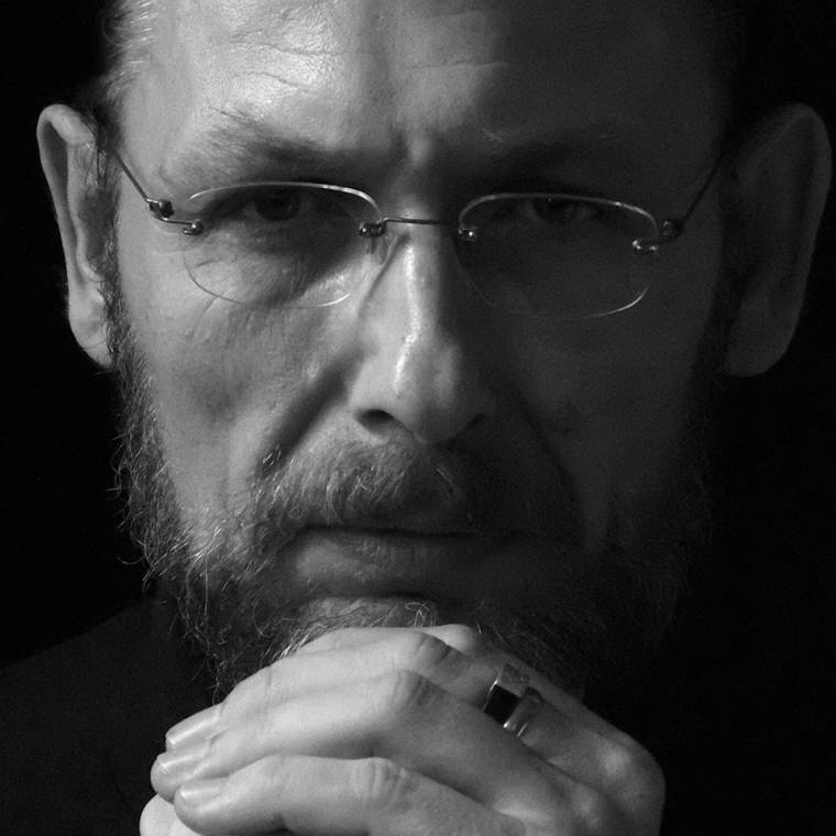 Szülővárosában, Marosvásárhelyen állítják ki Bartis Attila fotográfiáit