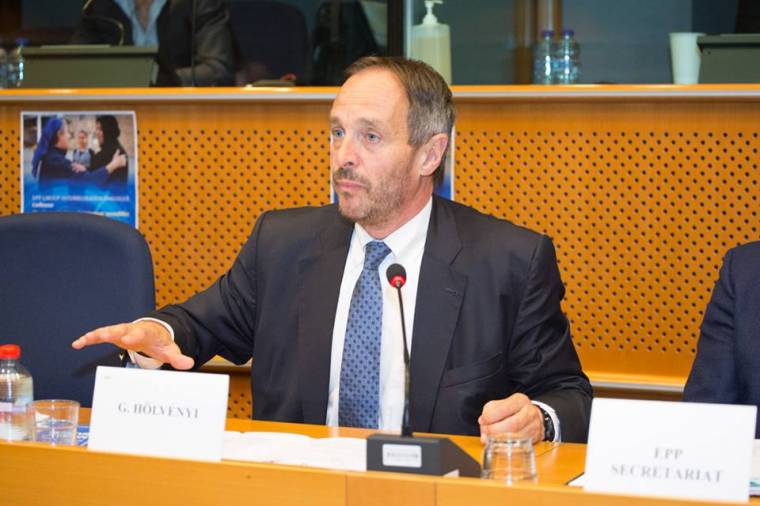 Nincs egyetértés az EPP-ben, marad a Fidesz tagságának felfüggesztése