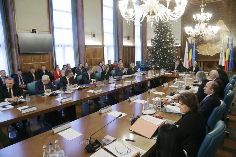 Nem mond le a kormány az adóügyi tervekről – pénteken fogadhatják el a bírált intézkedéscsomagot