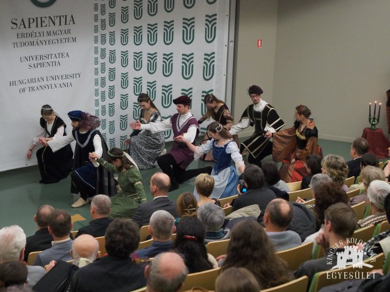 Hazatért Mátyás király – az igazságos uralkodóról nevezték el a Sapientia tudományegyetem auláját