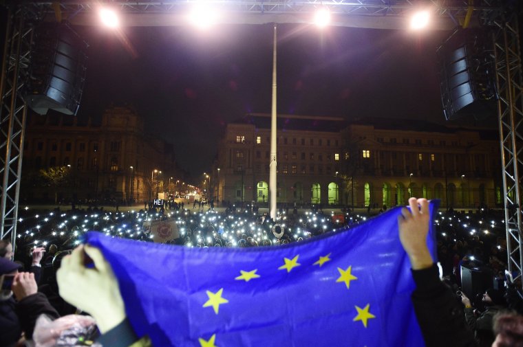 Oktatási rendszerváltásért tüntettek Budapesten