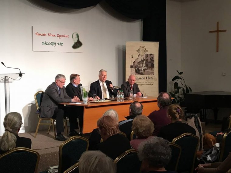 Semjén az Egymillió című könyvének bemutatóján: pontosan tudom, mit jelent, ha valakit bozgornak neveznek