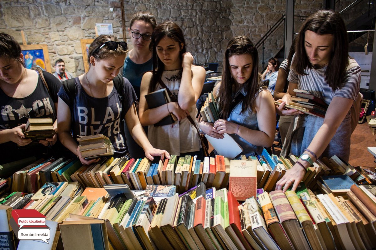 •  Fotó: Facebook/Könyvturi - Élőkönyvtár