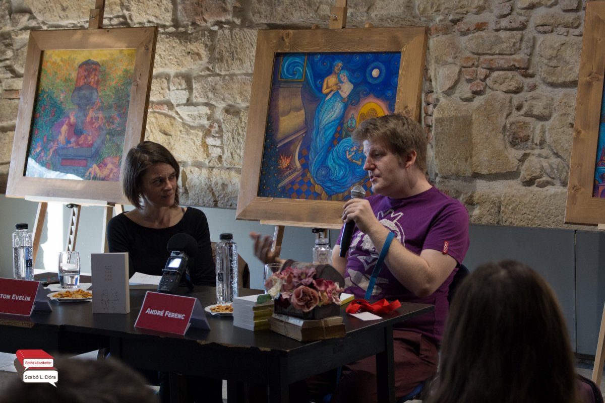 Márton Evelin André Ferenc Szótagadó című kötetét mutatta be •  Fotó: Facebook/Könyvturi - Élőkönyvtár