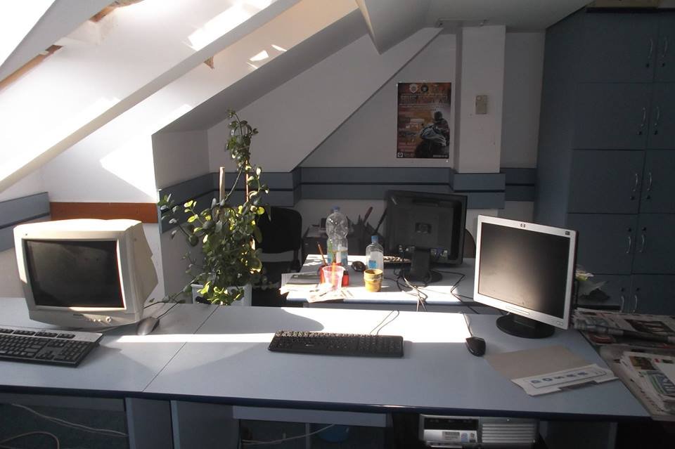 Az üres szerkesztőség •  Fotó: Reggeliujsag.ro