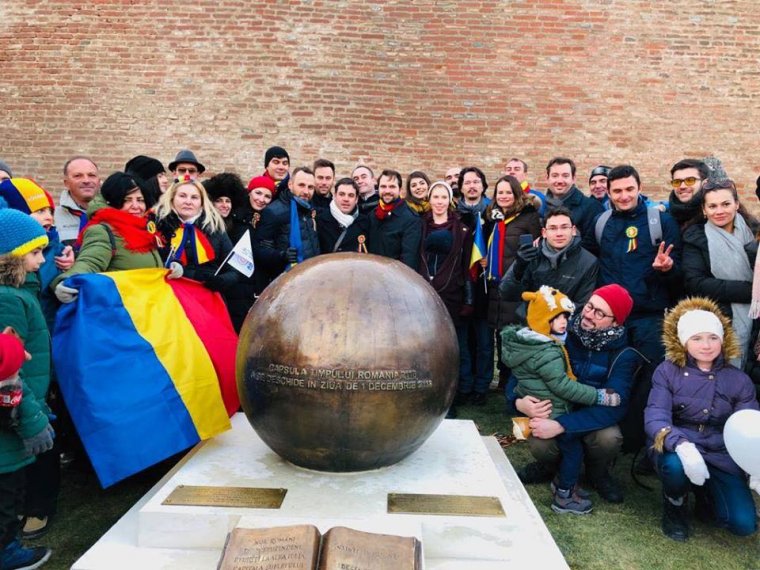 Centenáriumi üzenet: időkapszulát helyeztek el Gyulafehérváron a 2118-ban élő nemzedék számára