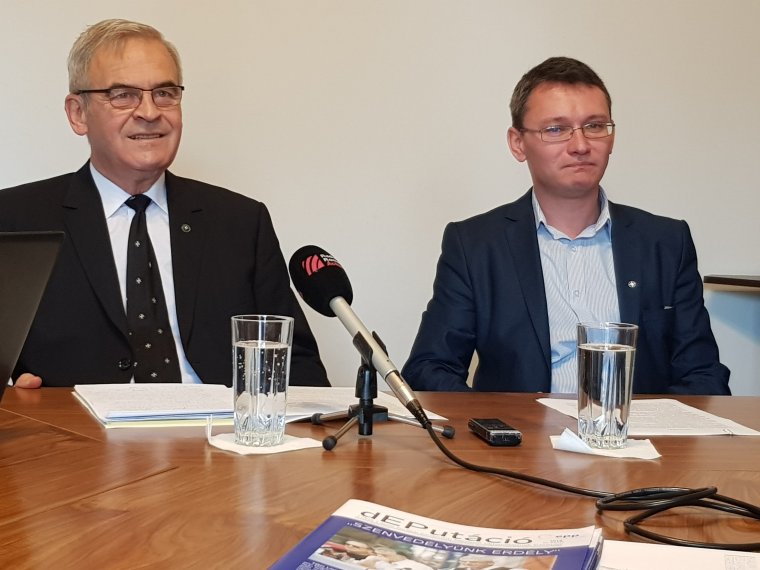 „Legyenek patrióták, ne nacionalisták” – Tőkés szerint a románoknak meg kell érteniük, hogy örömünnepeik számunkra gyászünnepek