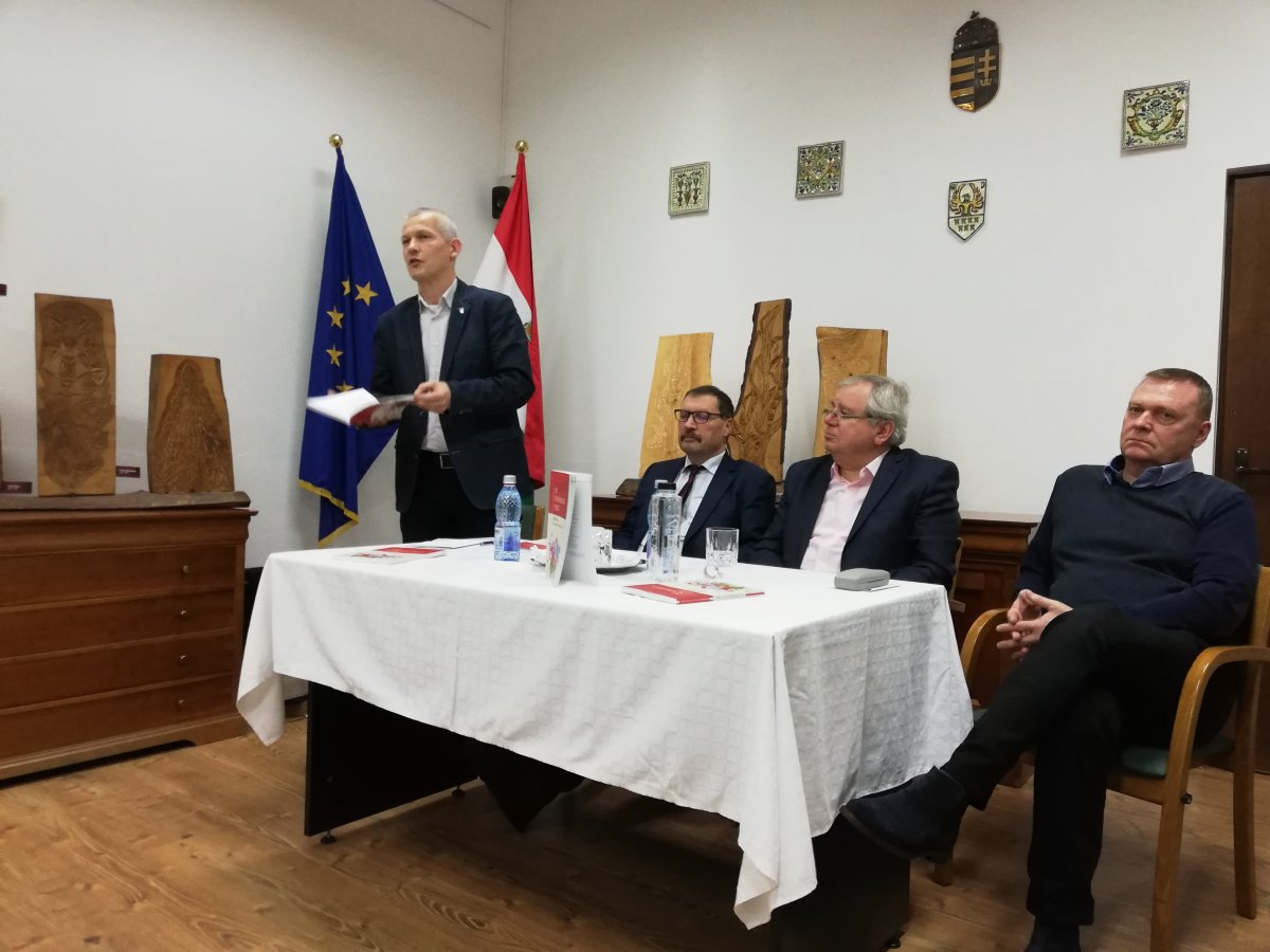 &bullet;  Fotó: Bede Laura