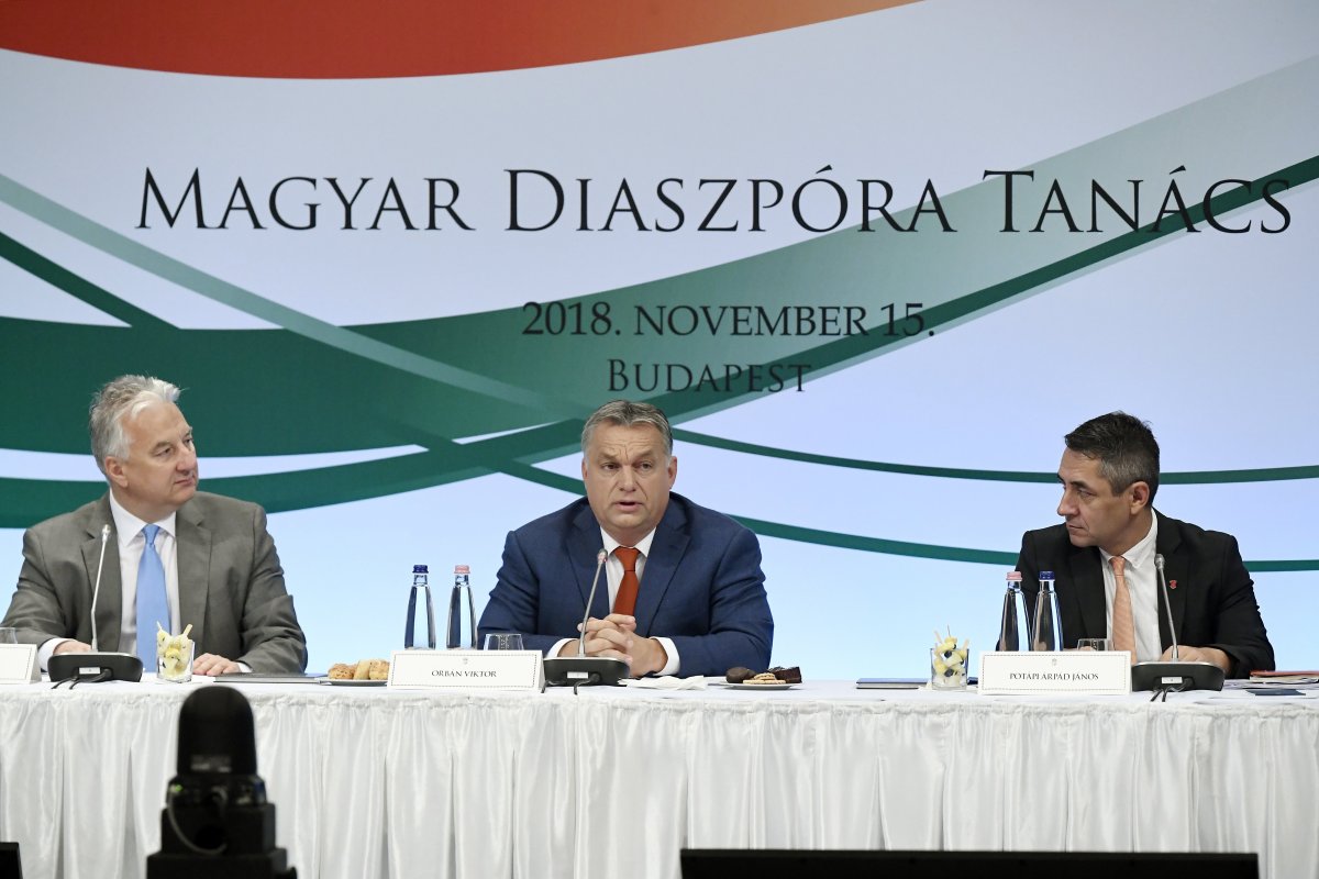 Orbán Viktor kormányfő, Semjén Zsolt nemzetpolitikáért felelős miniszterelnök-helyettes és Potápi Árpád János nemzetpolitikai államtitkár az ülésen &bullet;  Fotó: MTI