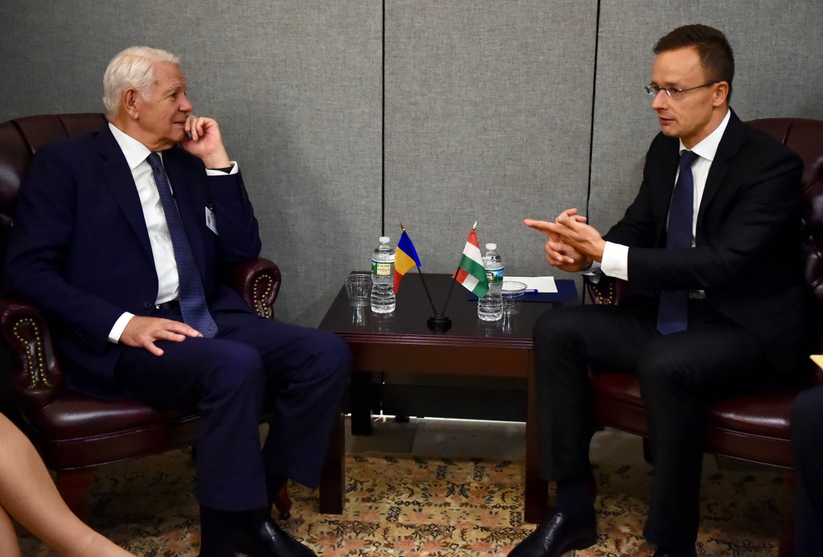 Teodor Meleșcanu és Szijjártó Péter •  Fotó: MTI
