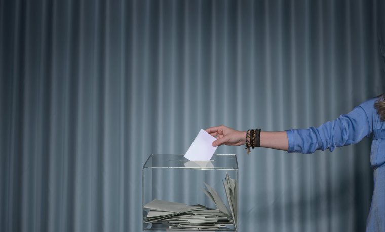 Szakértők szerint izgalmas lesz a vasárnapi voksolás: kérdéses az RMDSZ bejutása az EP-be, akárcsak a referendum érvényessége