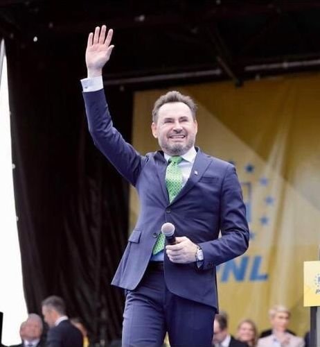 Lemondott tisztségéről Arad polgármestere, inkább európai parlamenti képviselő lesz