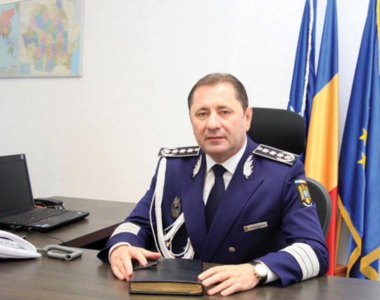 Az országos rendőrfőkapitány kitart amellett, hogy elhibázott volt a rendőrgyilkos elleni rajtaütés