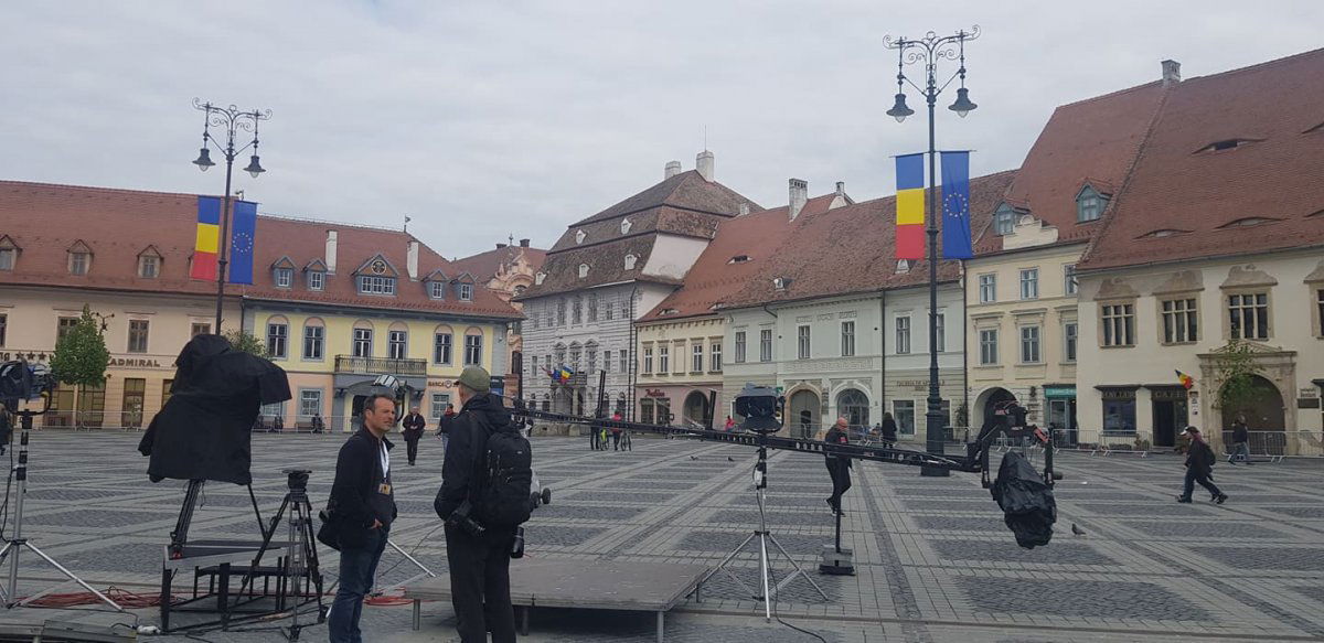 A szebeniek nyugodtan, derűsen és némi érdeklődő izgalommal vették tudomásul a nagy uniós rendezvénnyel járó kellemetlenségeket •  Fotó: Pataky István