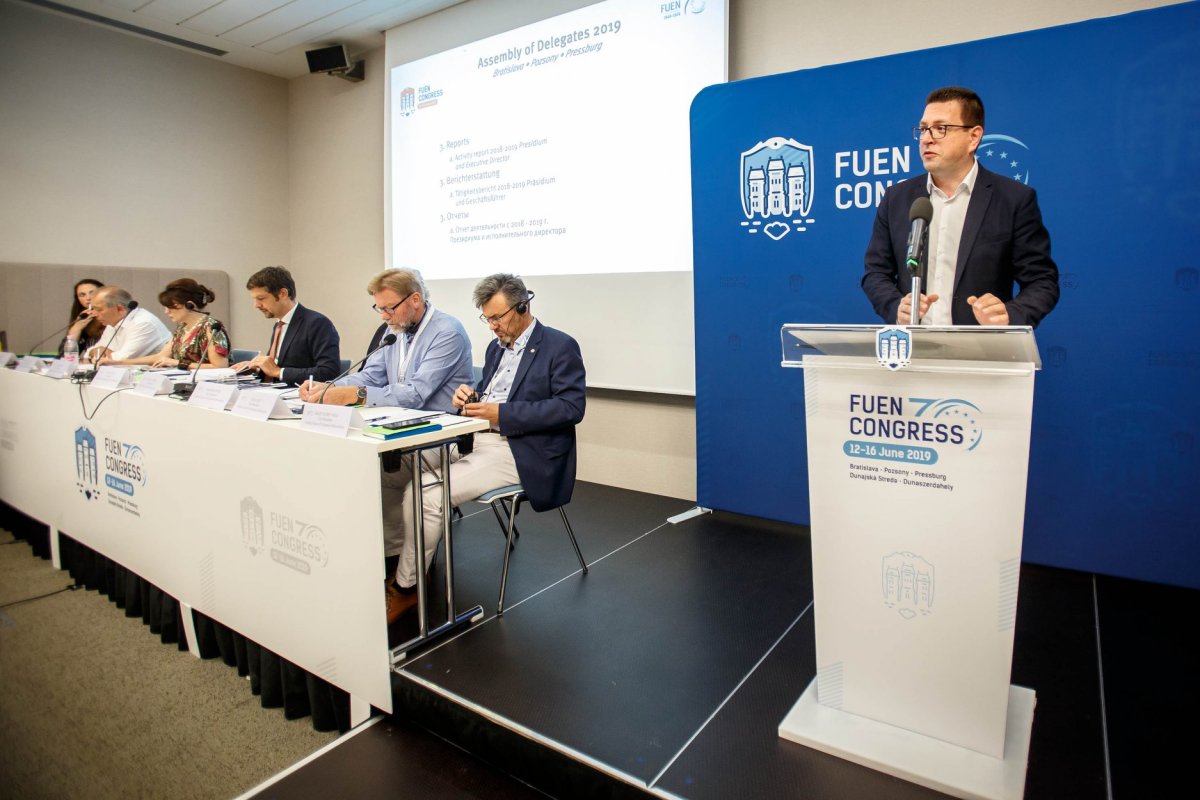 Vincze Loránt a FUEN pozsonyi kongresszusán • Fotó: FUEN
