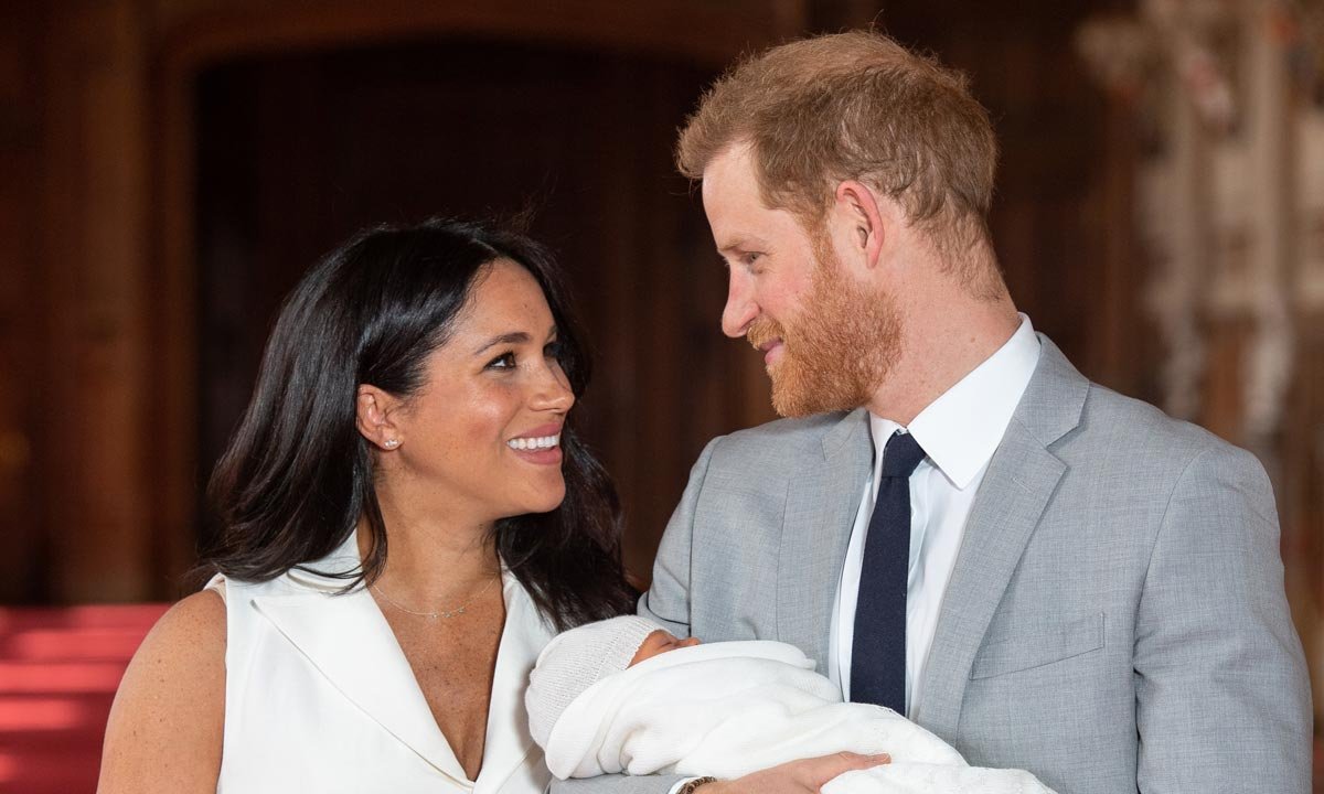 Öröm, szülők: Harry herceg, Meghan Markle és a kis Archie Harrison • Fotó: Hellomagazine.com