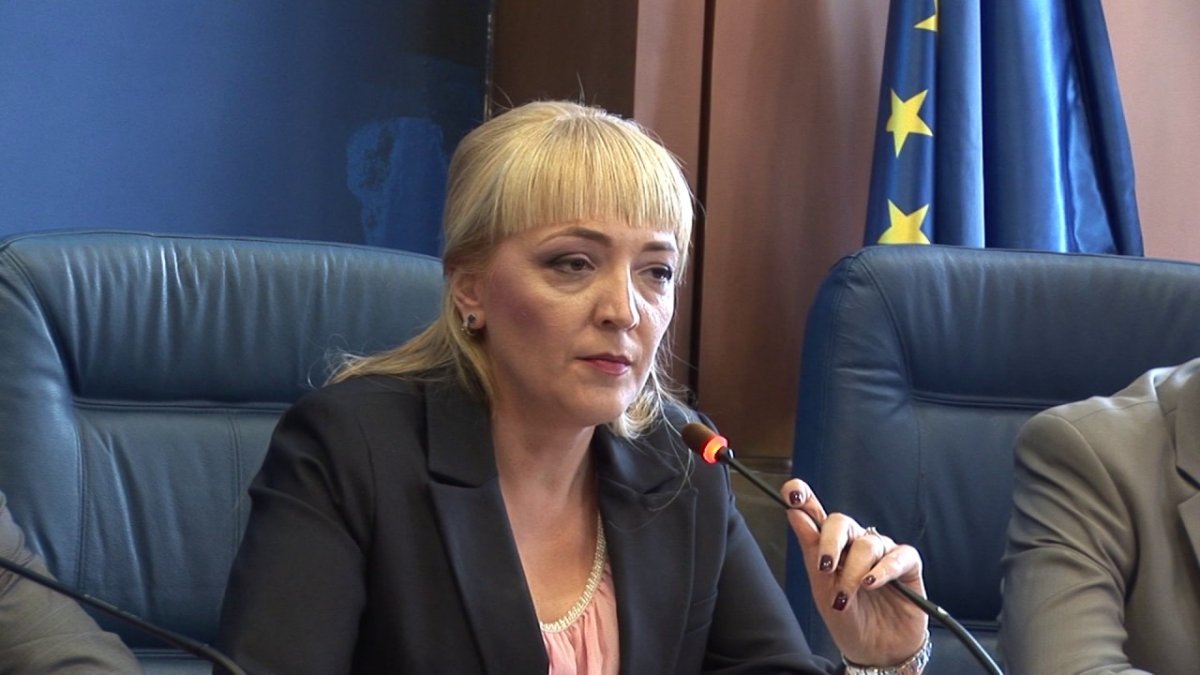 Maricica Luminița Coșa, Bákó megye prefektusa &bullet;  Fotó: Youtube