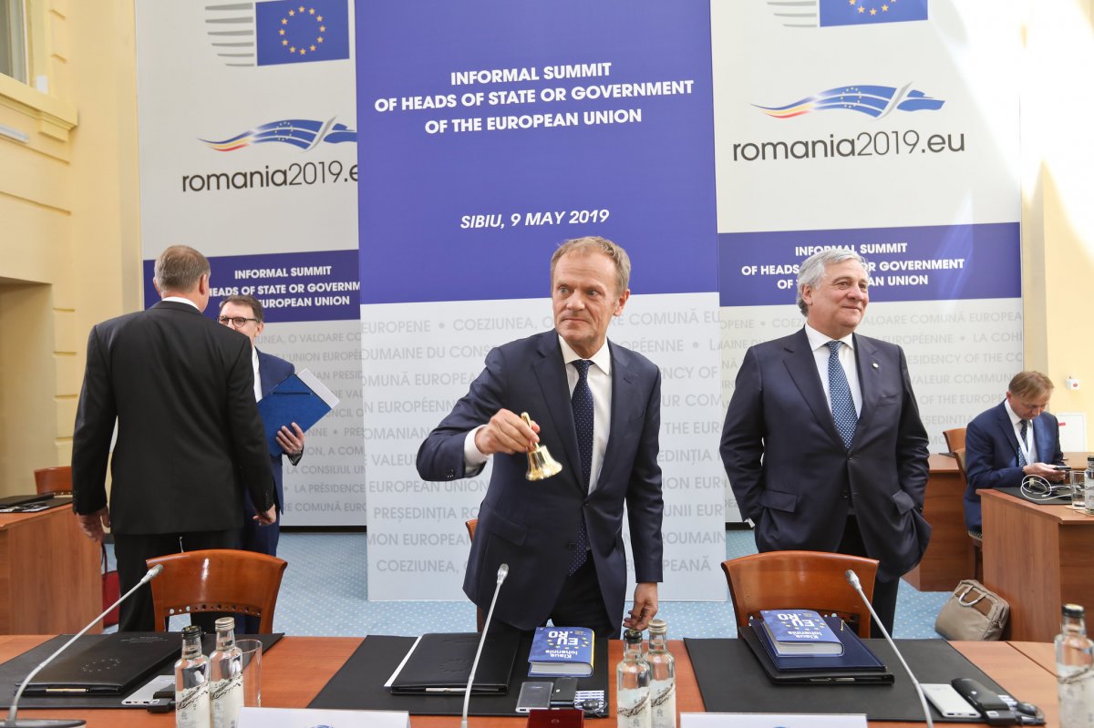 Vészcsengő? Donald Tusk, az Európai Tanács, valamint Antonio Tajani, az Európai Parlament elnöke a szebeni értekezleten &bullet;  Fotó: Flick/RO2019EU
