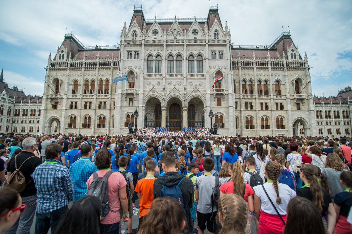 Fiatalok a tavalyi budapesti nemzeti összetartozás napi eseményen. Archív •  Fotó: MTI/Balogh Zoltán