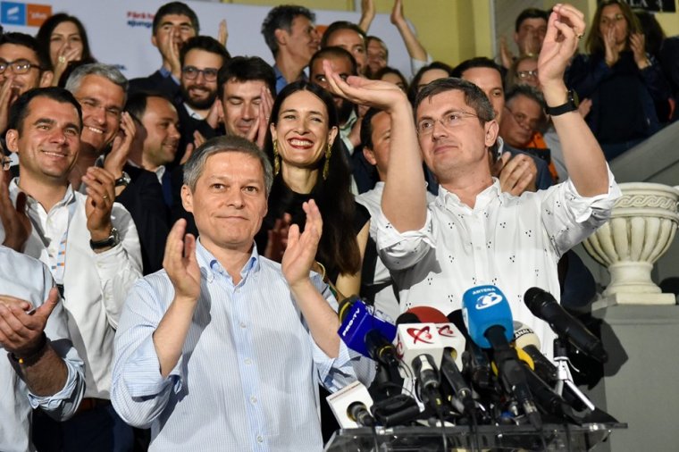 Júliusban kerülhet sor az USR és a PLUS fúziójára