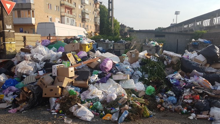 Szeméthalmok Arad megyében: katasztrófahelyzetet hirdetett az áldatlan állapotok miatt a prefektúra