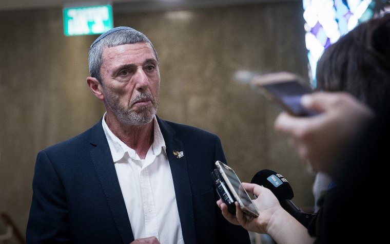 Heteroszexuálissá „nevelné át” az izraeli oktatási miniszter a melegeket, utóbbiak a fejét követelik