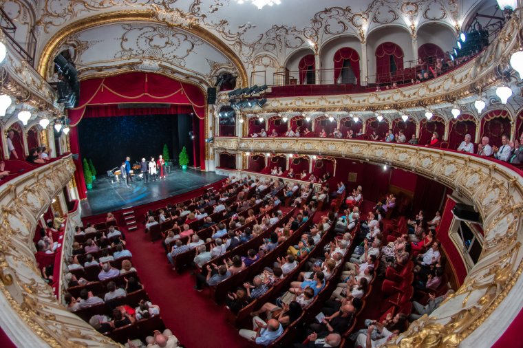 A lovagkirály is „mosolyogva nézi”: hivatalosan megnyitották a nagyváradi Szent László Napokat