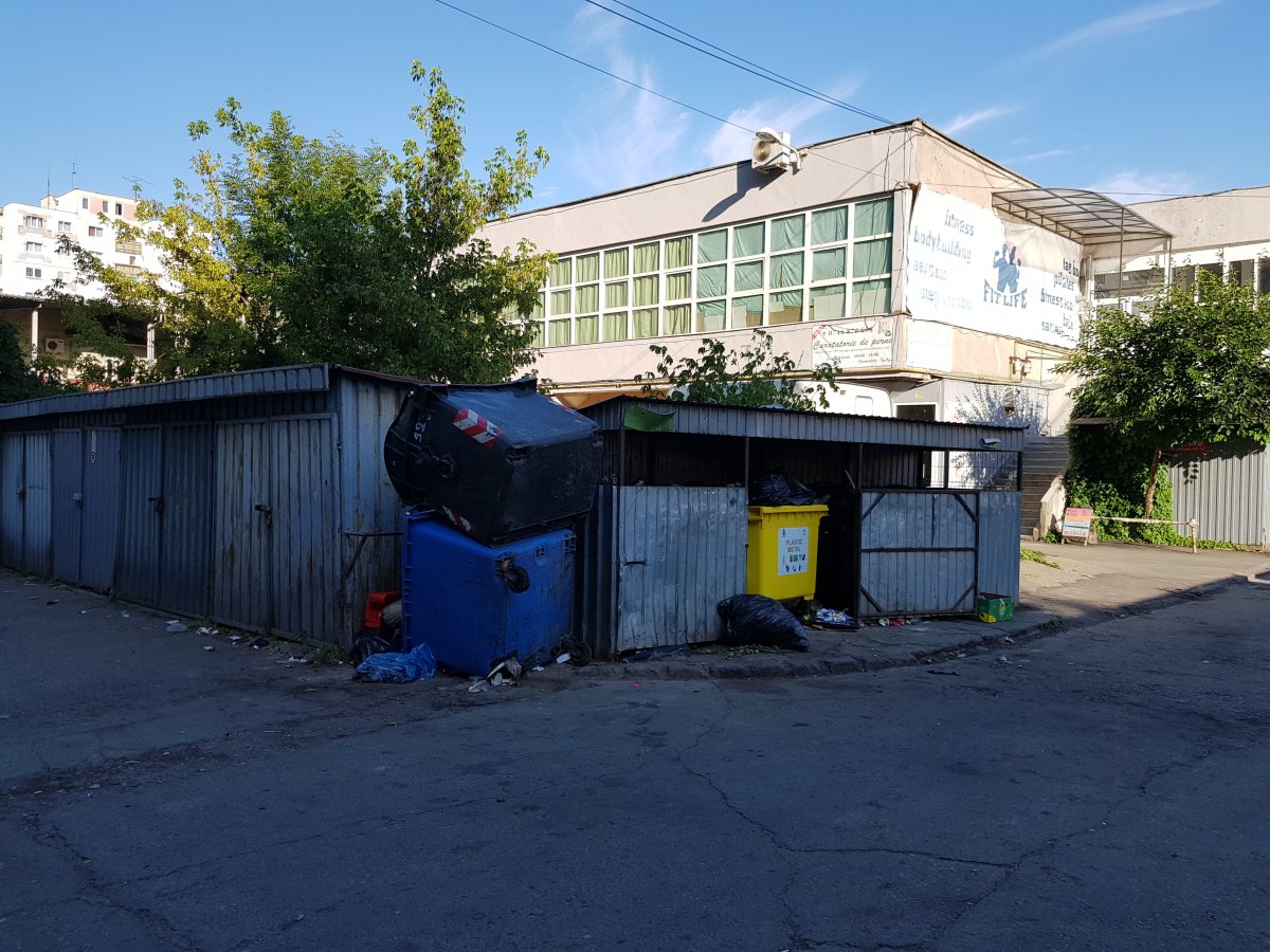 Több kolozsvári lakónegyedben még mindig nem helyezték ki a szelektív hulladéktárolókat &bullet;  Fotó: Rostás Szabolcs