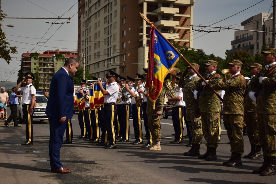 Gabriel Leș román védelmi miniszter a szoboravatáson &bullet;  Fotó: Facebook/Gabriel Les