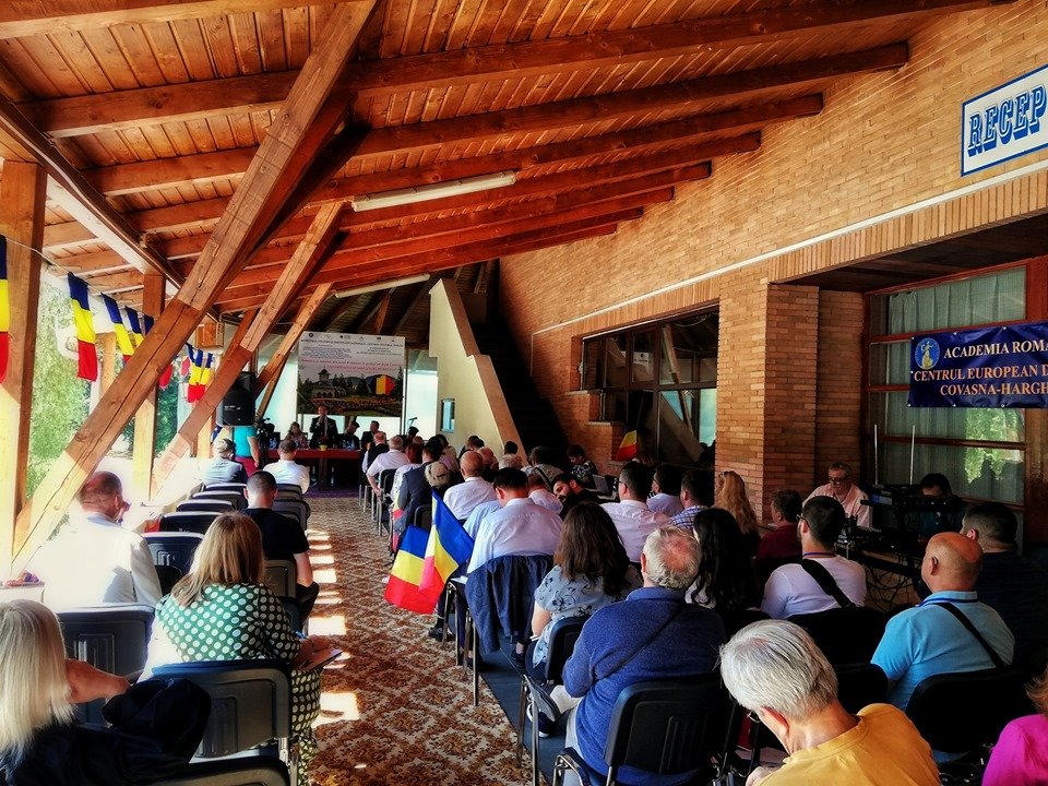 Számos székelyföldi román panasz elhangzott a marosfői nyári egyetemen &bullet;  Fotó: Facebook/Academia Română - Centrul European de Studii Covasna-Ha