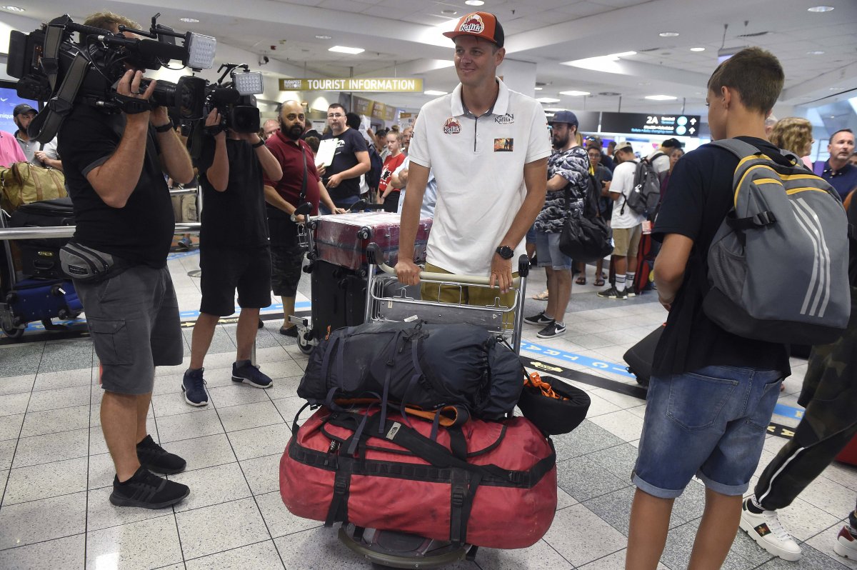 Sikeres expedíció. Varga Csaba tegnap érkezett meg Pakisztánból Magyarországra •  Fotó: MTI/Bruzák Noémi