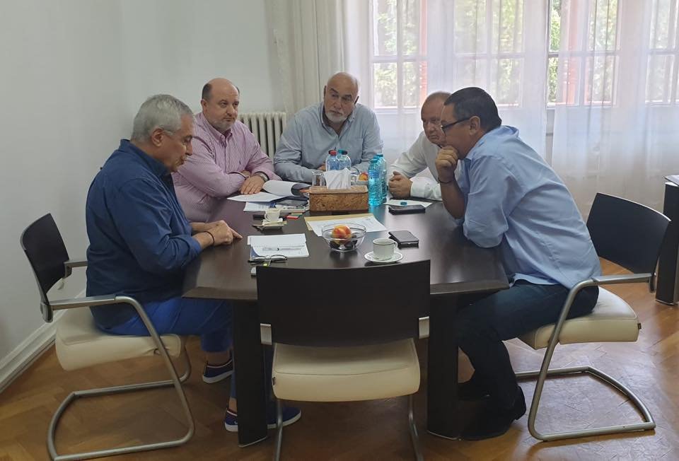 •  Fotó: Facebook/Calin Popescu Tariceanu