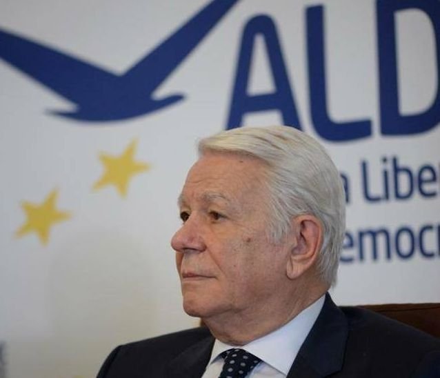 Lemondott Teodor Meleșcanu a szenátus elnöki tisztségéről