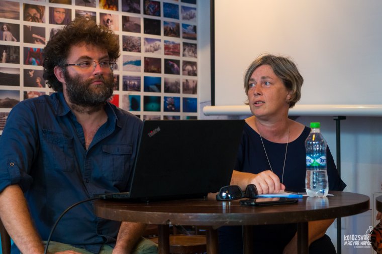 Az igazgatón múlik a magyar felirat? – Egy friss kutatás szerint esetleges a romániai tanintézetek többnyelvűsége