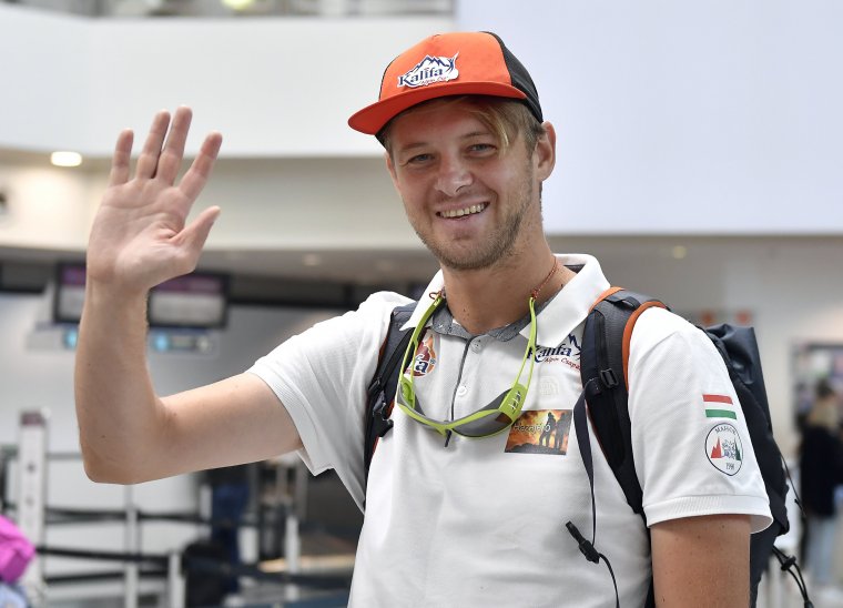 Elindult a nagyváradi Varga Csaba a világ 7. legmagasabb csúcsának megmászására