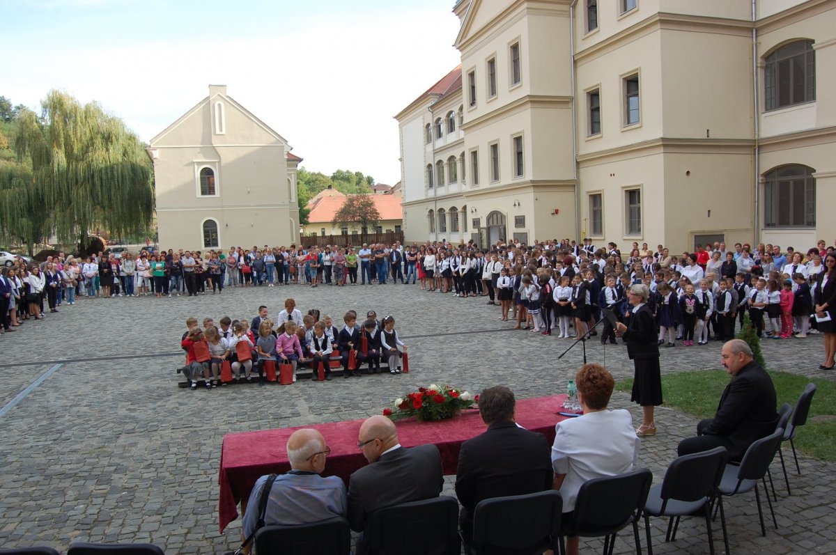 Tanévnyitó a Bethlen Gábor Kollégiumban &bullet;  Fotó: Facebook / Bethlen Gábor Kollégium