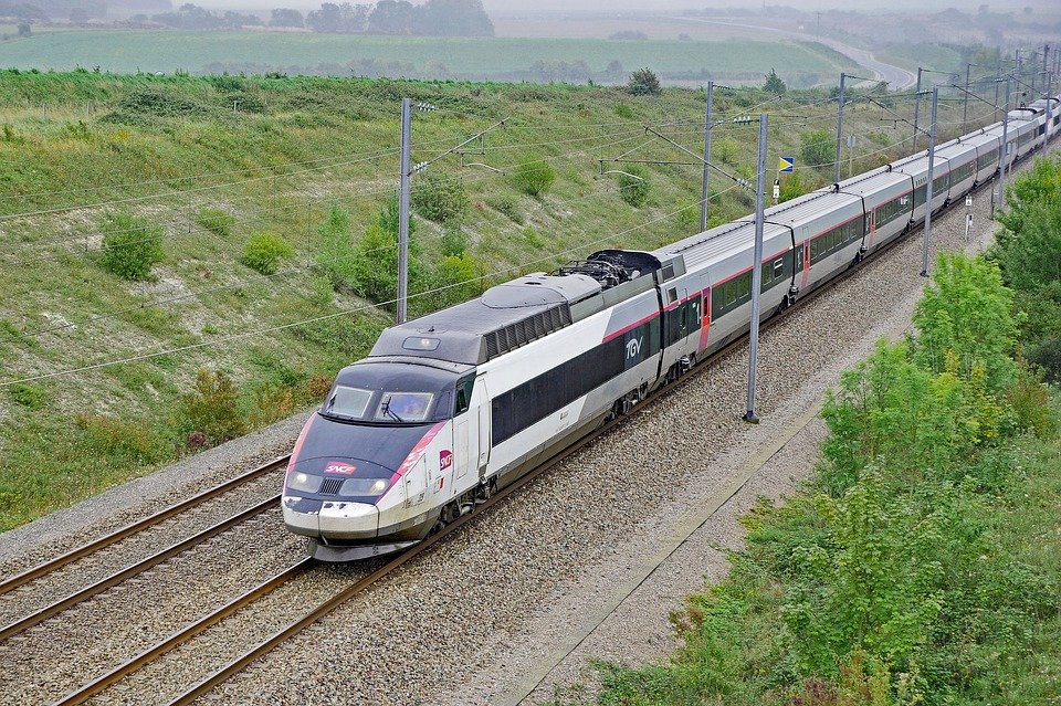 Gyorsvasút Budapest, Kolozsvár és Bukarest között