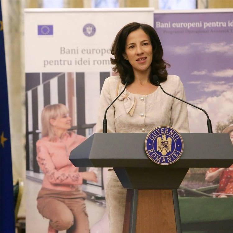 Roxana Mînzatu (archív felvétel) •  Fotó: Facebook/Roxana Minzatu