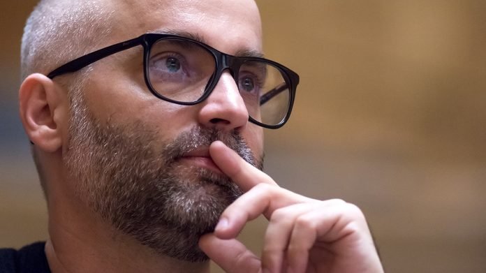 Némedi Csaba az előadás rendezője •  Fotó: Felvégi Andrea