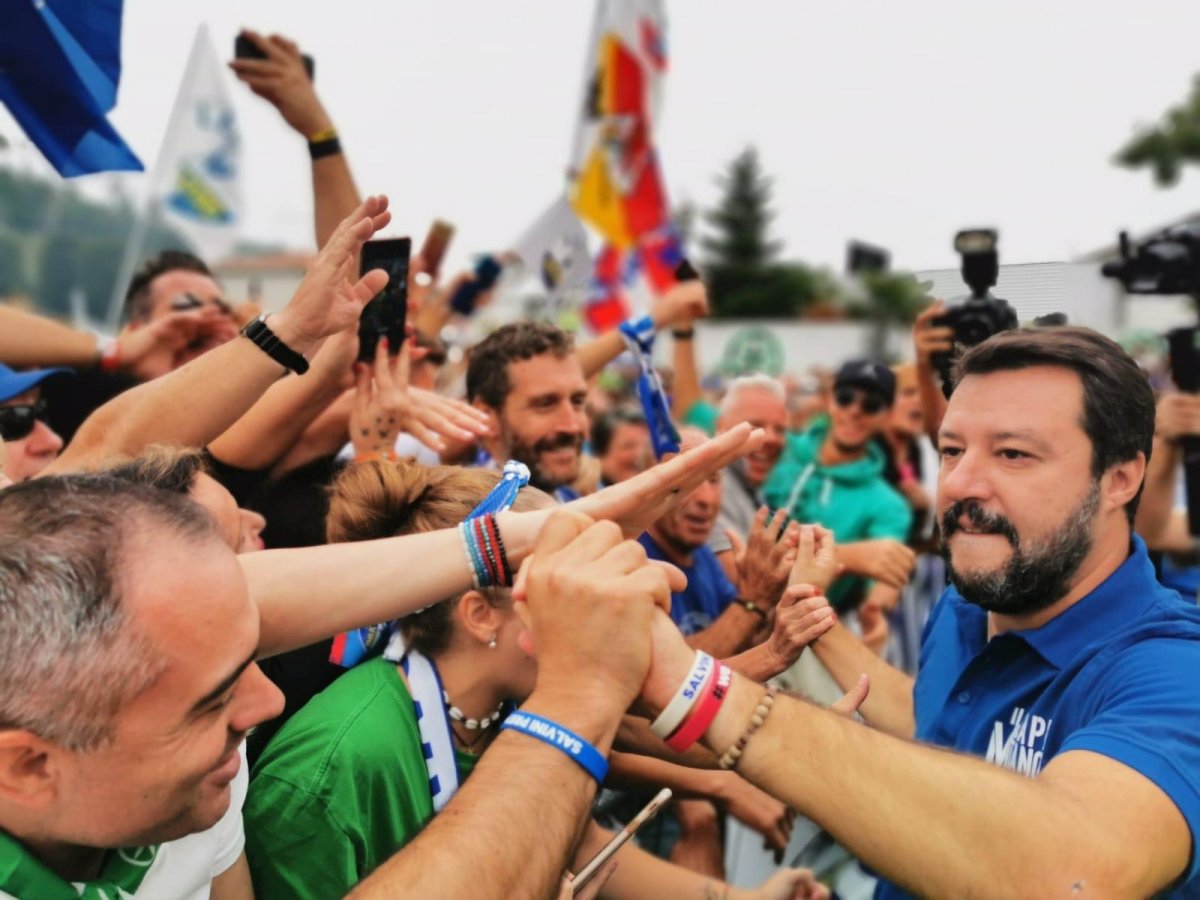 Matteo Salvini „népfürdője” pártja nagygyűlésén • Fotó: Facebook