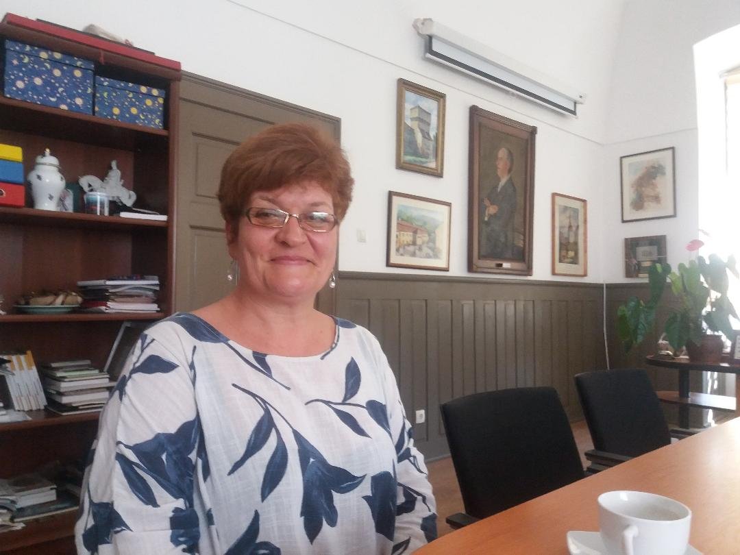 Szőcs Ildikó igazgató huszonöt év múlva is gyerekzsivajjal tele
kollégiumot szeretne Nagyenyeden • Fotó: Pap Melinda