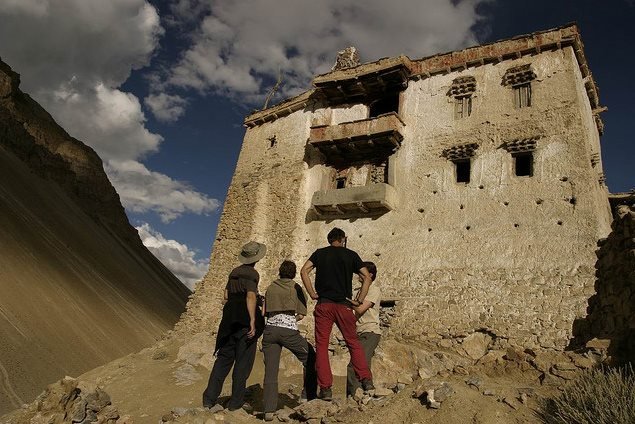 A végcél: a zanglai palota, ahol Kőrösi Csoma Sándor tanult és munkálkodott •  Fotó: Facebook / Csoma`s Room Foundation