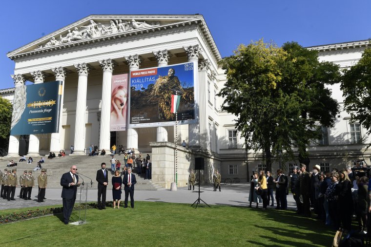 Emléktáblát kapott a magyar nemzeti kincsek Romániába szállítását megakadályozó amerikai tábornok
