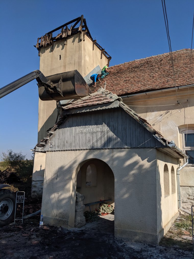 Rövidzárlat okozta a templomtüzet Bethlenszentmiklóson, adománygyűjtést indít az unitárius egyház
