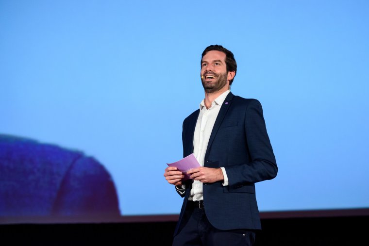 „Nemzeti ügyekben beszámíthatatlan” – Elítélte a Fidesz és az LMP a Momentum románpárti állásfoglalását