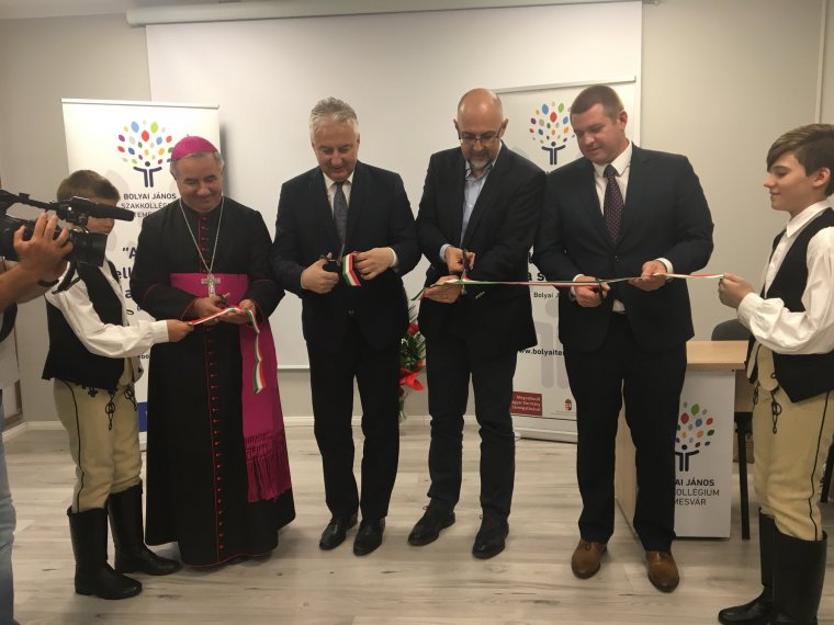 „Ez az épület egy kis Magyarország” – Felavatták a temesvári Bolyai János Szakkollégiumot