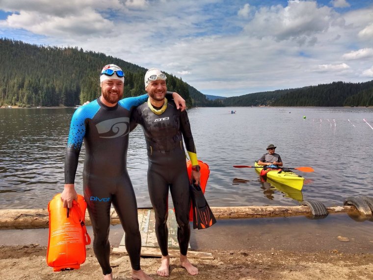 Álmoktól a hatórás úszásig: sikerrel zárult a nem mindennapos jótékonysági akció